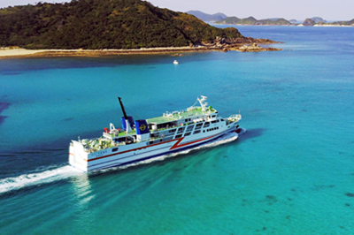 フェリーざまみIIIの船影