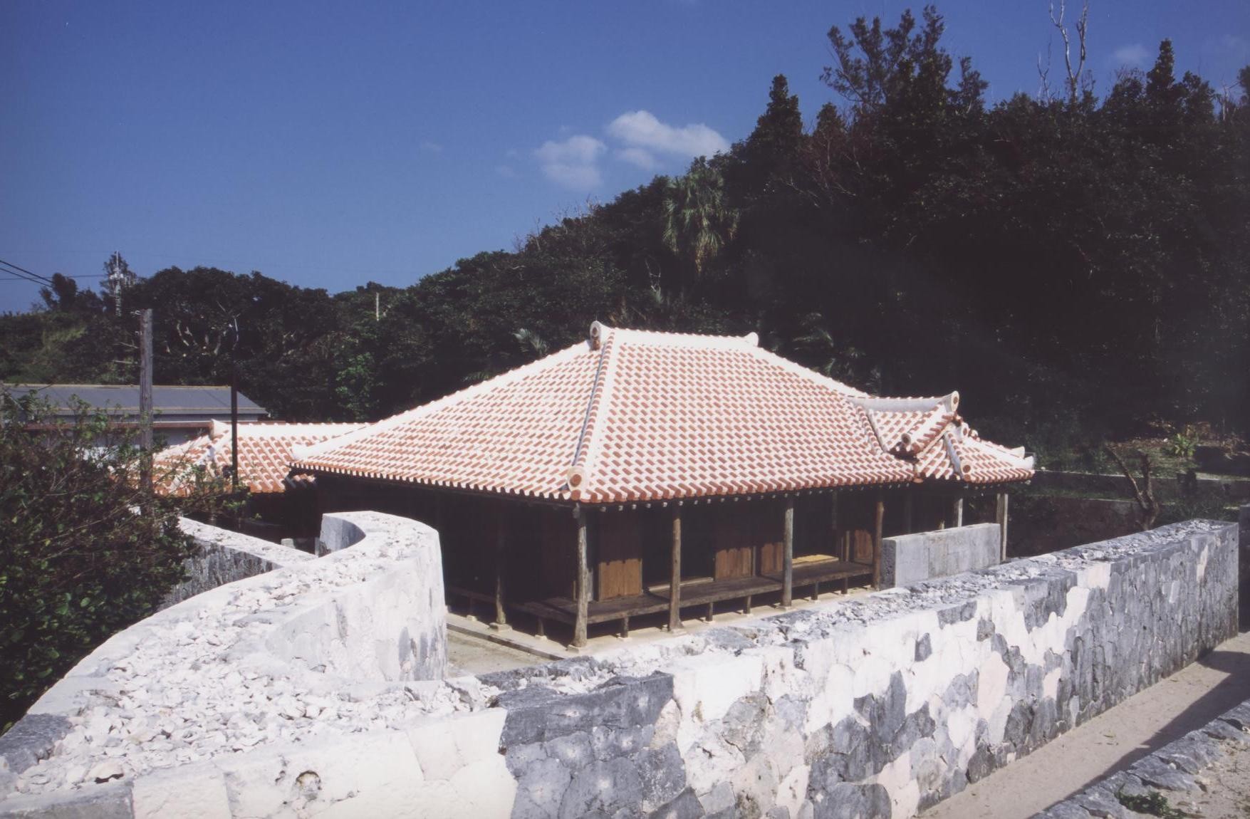 重要文化財髙良家住宅の全景
